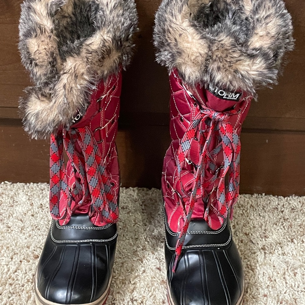 Women’s size 10M winter/rain boots “Storm” by Cougar